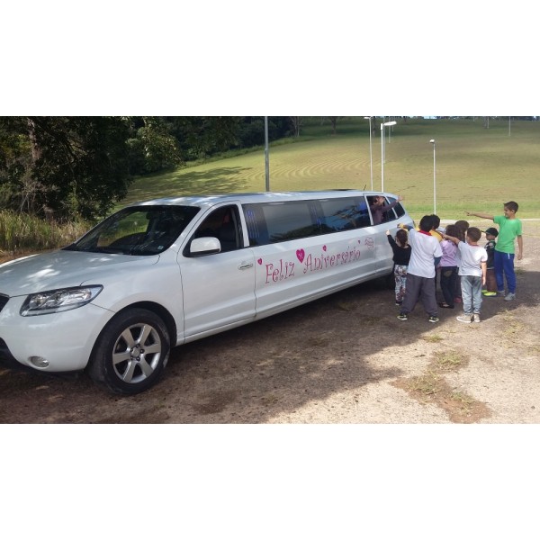 Limousine para Festas de Aniversário Menor Preço na Vila Guarani - Limousine para Aniversário em Barueri