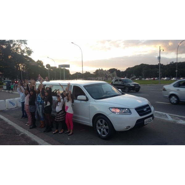 Limousine para Festas de Aniversário Onde Contratar na Chácara Santa Maria - Limousine para Aniversário em SP