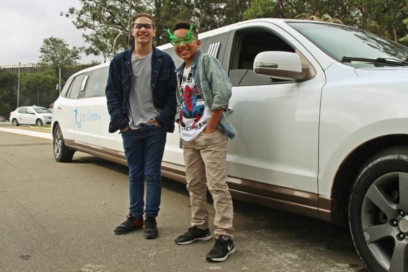 Locação de Limousine Aniversario Preço Recanto Santo Antônio - Loja de Limousine para Festa