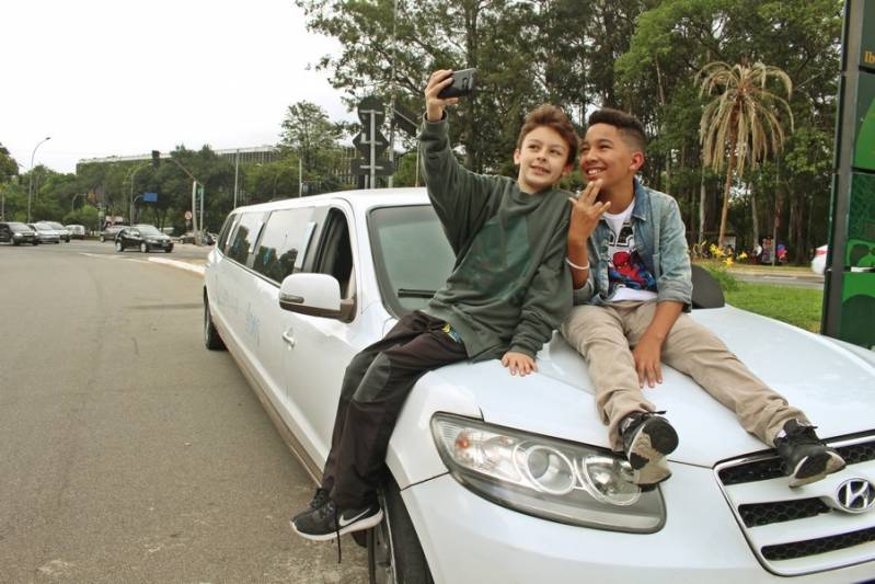 Locação de Limousine de Festa Preço Jardim Santo Onofre - Loja de Limousine Vermelha