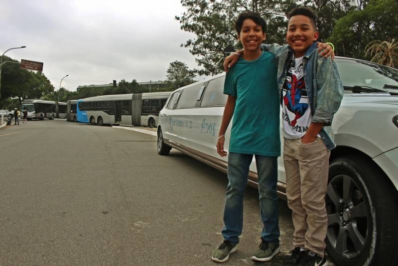 Locação de Limousine para Debutante Preço Bairro Campestre - Loja de Limousine de época