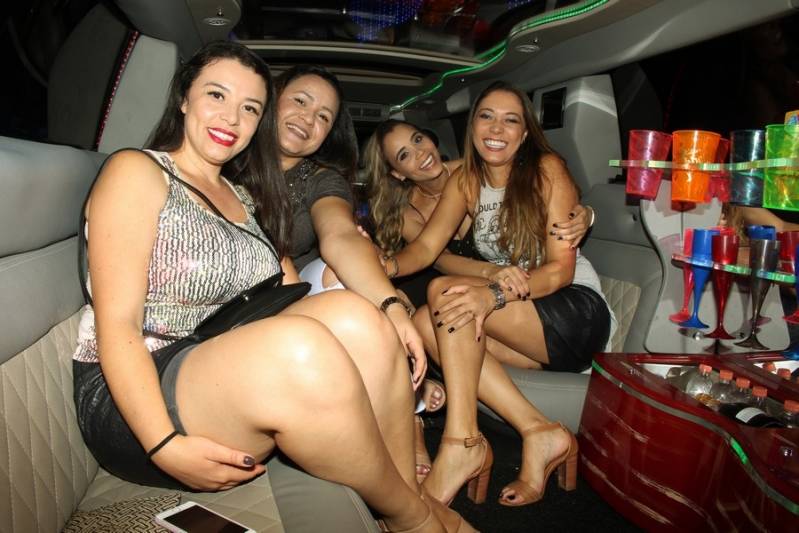 Locação de Limousine para Debutante Preço Conjunto Residencial do Morumbi - Aluguel de Limousine Branca para Festas