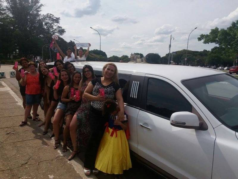 Locação de Limousine para Festa de Aniversário Preço em Nova Europa - Limousine para Festa Infantil Sp