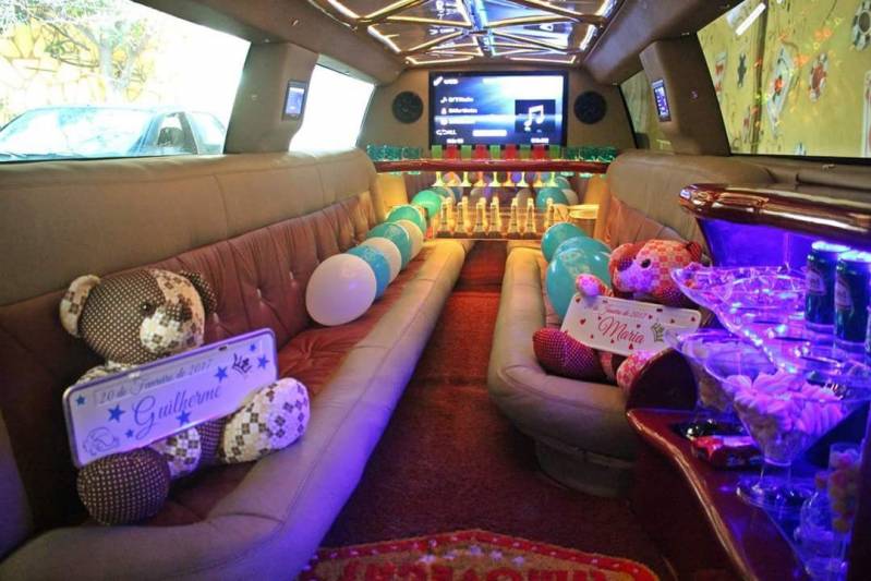 Locação de Limousines Preço Barra Funda - Limousine para Chá de Bebê