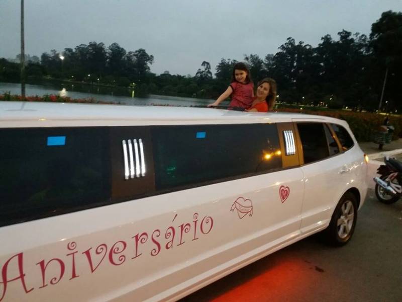 Onde Encontrar Aluguel de Limousine para Festa Infantil em SP na Vila Paranaguá - Alugar Limousine para Festa