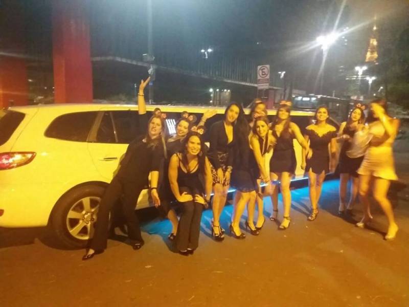 Onde Encontro Limousine Rosa para Festa Infantil no Conjunto Habitacional Marechal Mascarenha de - Aluguel de Limousine para Festa Sp