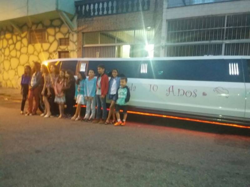 Quanto Custa Alugar Limousine para Festa na Chácara Belenzinho - Limousine para Festa Sp