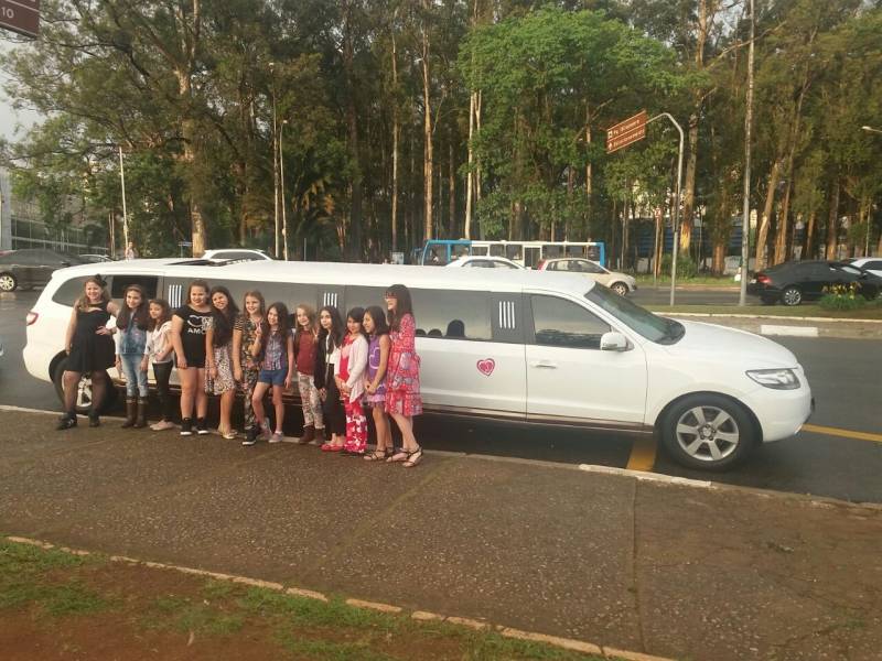 Quanto Custa Alugar Limousine para Festa no Conjunto Encosta Norte - Festa na Limousine Sp Preço