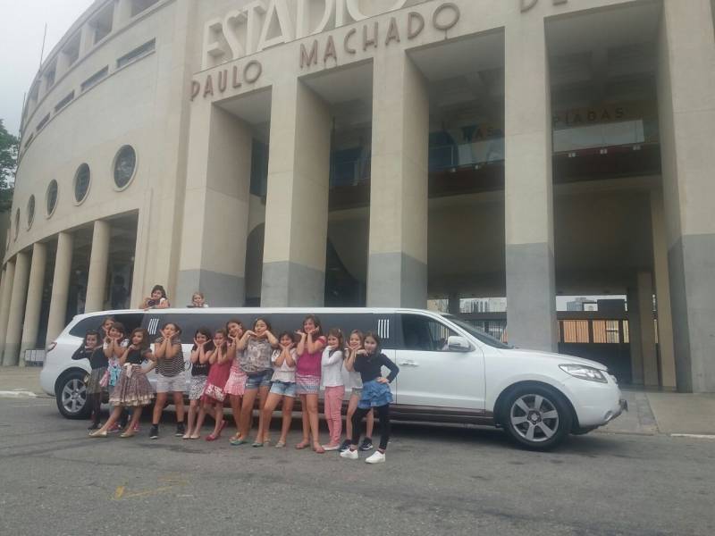 Quanto Custa Festa de Aniversário na Limousine no Jardim Ipê - Limousine para Festa em Barueri