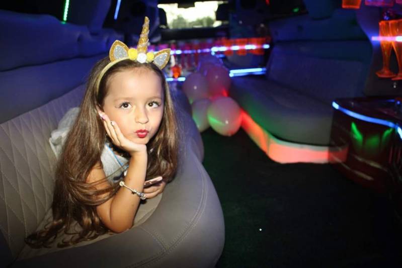 Quanto Custa Locação de Limousine Infantil Parque Souza Aranha - Limousine para Festa de 15 Anos