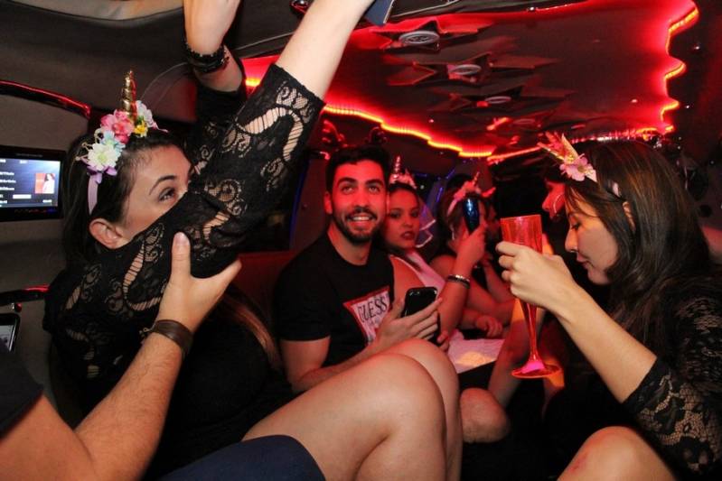 Quanto Custa Locação de Limousine para Casamentos Arco-íris - Locação Limousine Despedida de Solteira