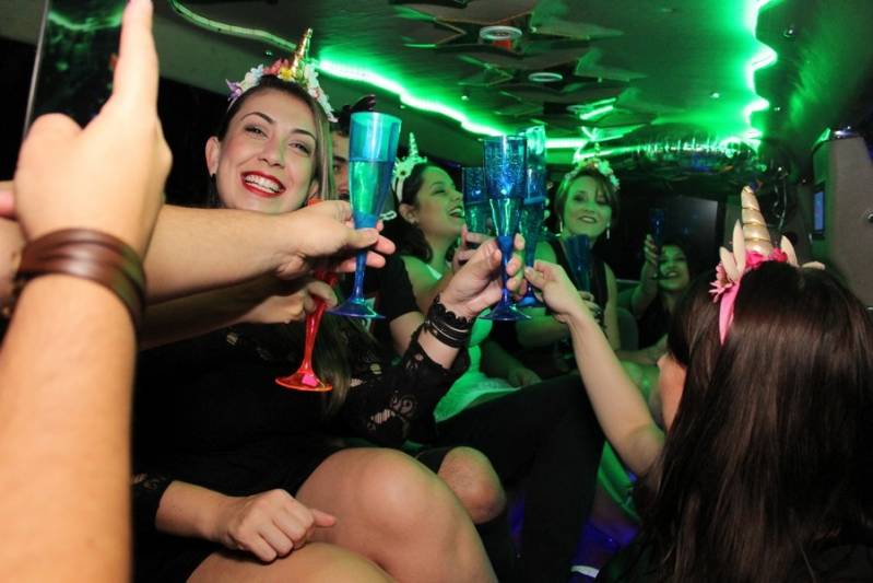 Quanto Custa Locação de Limousine para Debutante Engenheiro Trindade - Locação de Limousine para Dia de Solteira