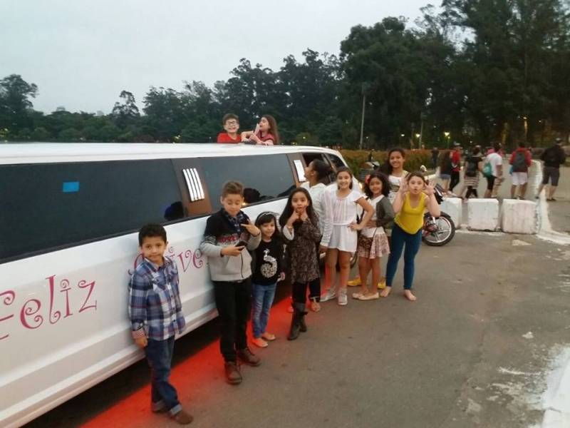 Quanto Custa Serviço de Locação de Limousine no Jardim Maria Luiza - Festa na Limousine Sp Preço