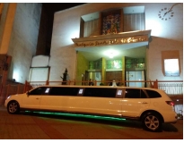 serviços de empresa de limousine para festas em Guararapes