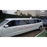 Festa de aniversário em limousine menor preço em Iguape