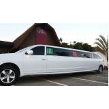 locação de limousine branca para casamento