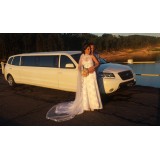 Locação de limousine luxuosa preço acessível no Jardim do Castelo