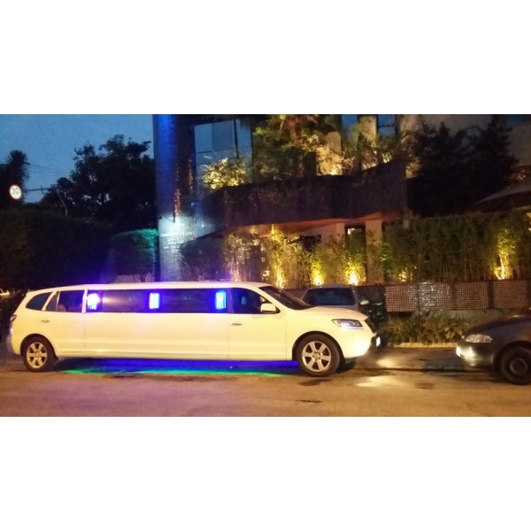 Venda de Limousine Valor Acessível no Jardim Rubio - Limousine para Venda